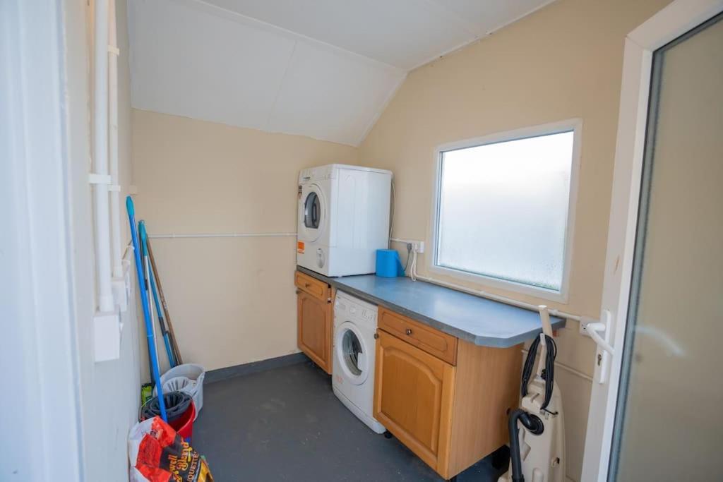 Erwenni, Llanbedrog, Abersoch Near Beach And Pub With Hot Tub 외부 사진